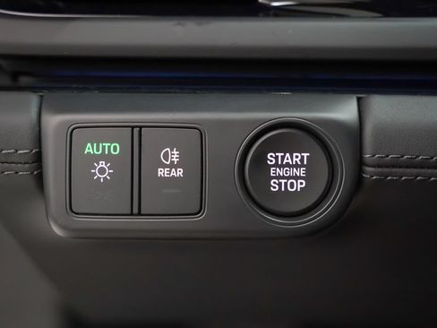 Certified 2025 Porsche Panamera 4 AWD/4WD image 25