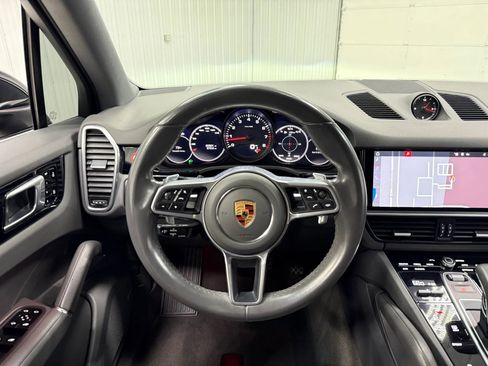 Used 2020 Porsche Cayenne AWD/4WD image 19