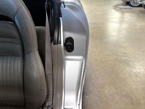 Used 1997 Chevrolet Corvette Coupe w/ Memory Pkg image 60