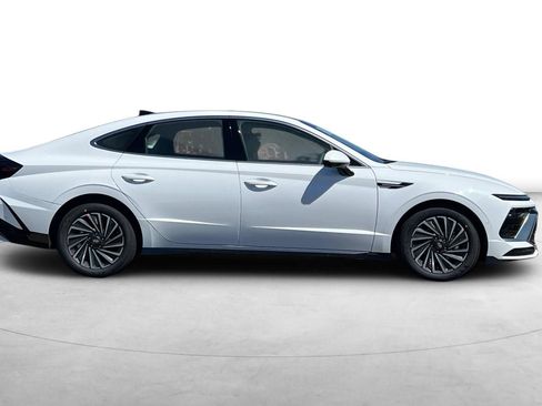 New 2026 Hyundai Sonata Limited FWD image 7