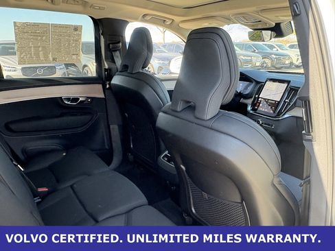 Certified 2025 Volvo XC90 B6 Plus image 33