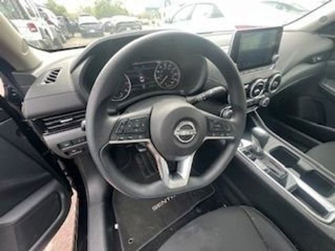 Used 2025 Nissan Sentra SV image 10