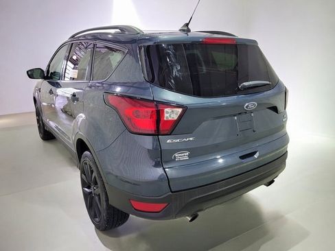 Used 2019 Ford Escape SE image 16