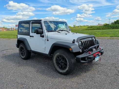 Used 2018 Jeep Wrangler Sport AWD/4WD image 15