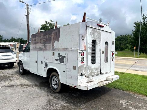 Used 2011 Chevrolet Express 3500 image 5