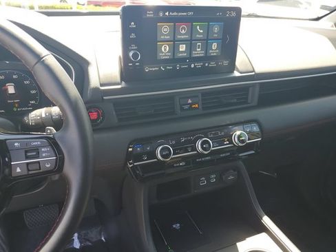 Certified 2025 Honda Pilot Black Edition image 25