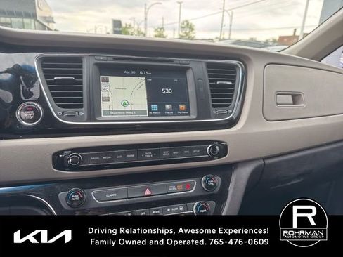 Used 2018 Kia Sedona SX Limited FWD image 11