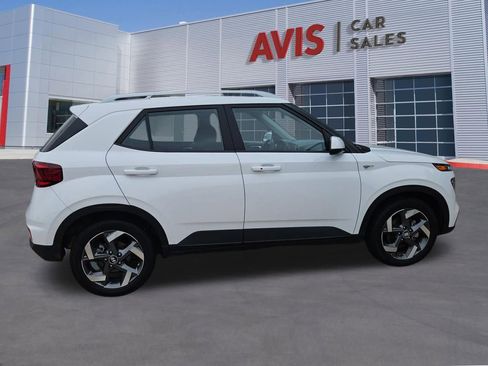 Used 2025 Hyundai Venue SEL FWD image 7