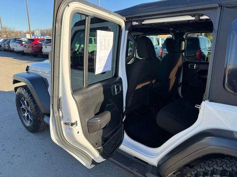 Used 2018 Jeep Wrangler Unlimited Sport S AWD/4WD image 12