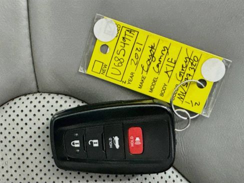 Used 2021 Toyota Camry XLE FWD image 36