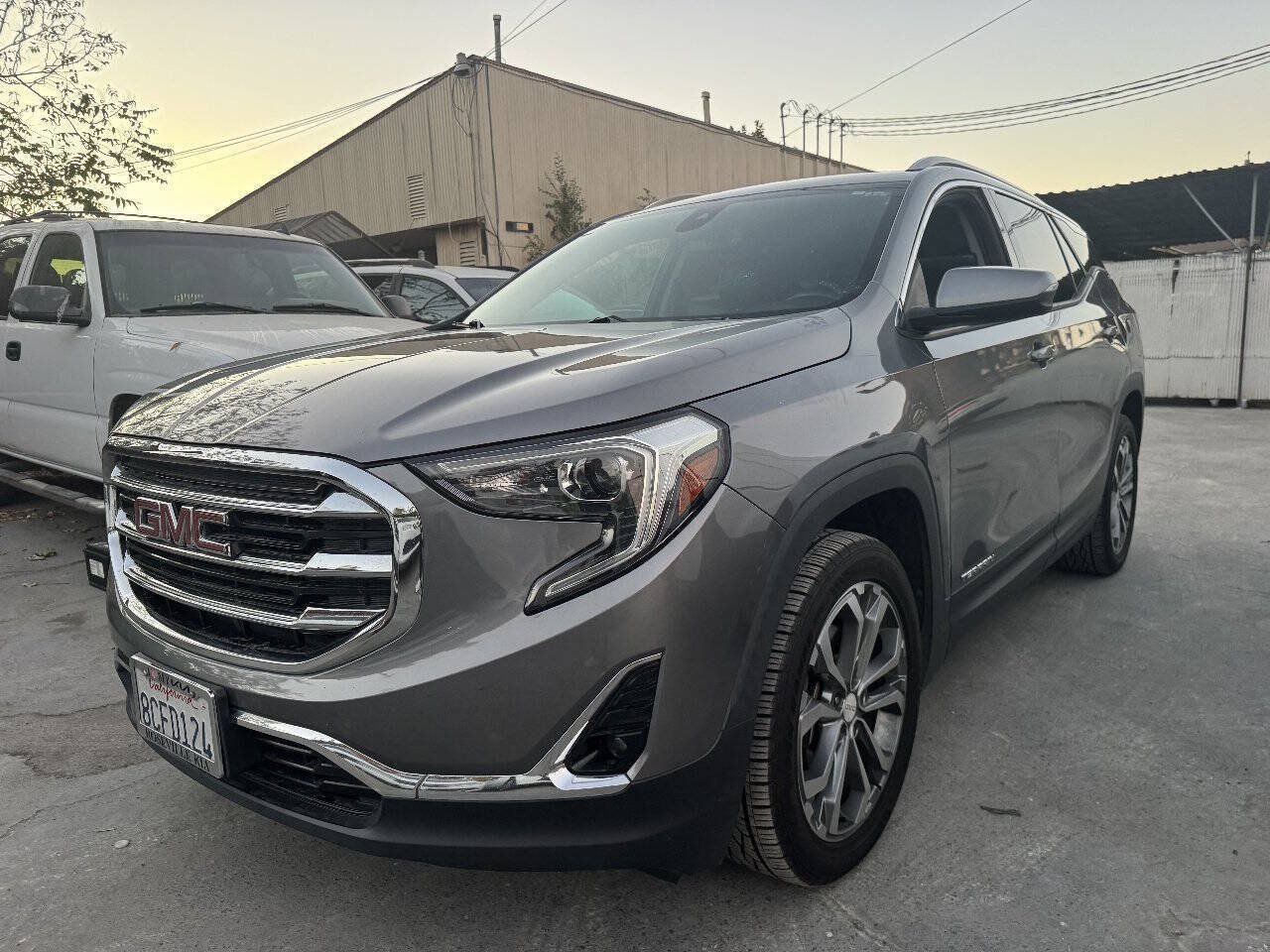 Used 2018 GMC Terrain SLT w/ Preferred Package AWD/4WD image 4