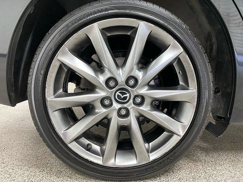 Used 2018 MAZDA MAZDA3 Touring image 23