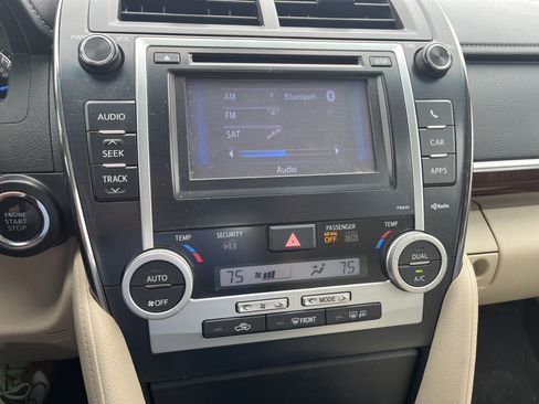 Used 2013 Toyota Camry XLE w/ Convenience Pkg FWD image 27