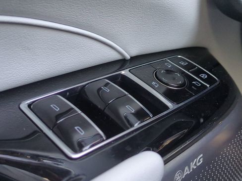 Used 2024 Cadillac Lyriq Luxury image 25