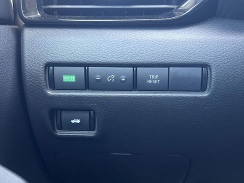 Used 2024 Nissan Sentra SV image 11