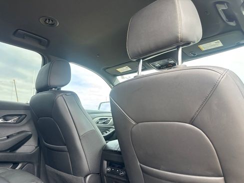Used 2023 Chevrolet Traverse LT w/ LPO, Floor Liner Package AWD/4WD image 28