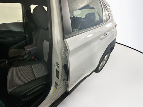 Used 2021 Hyundai Kona SE FWD image 12