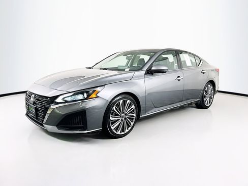 Used 2023 Nissan Altima 2.5 SL FWD image 3