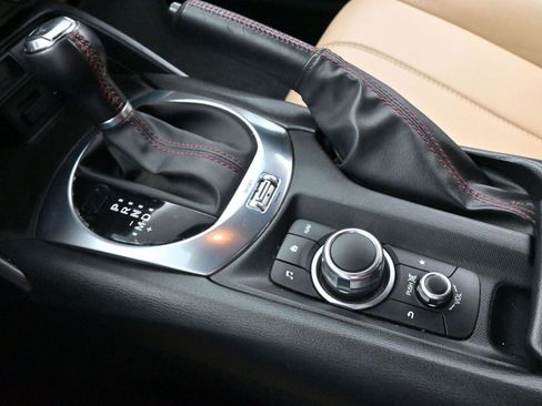 Used 2017 MAZDA MX-5 Miata RF Grand Touring image 21