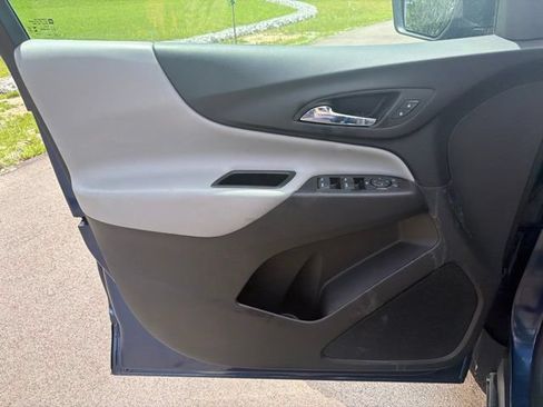 Used 2023 Chevrolet Equinox LS w/ LPO, Cargo Package FWD image 18