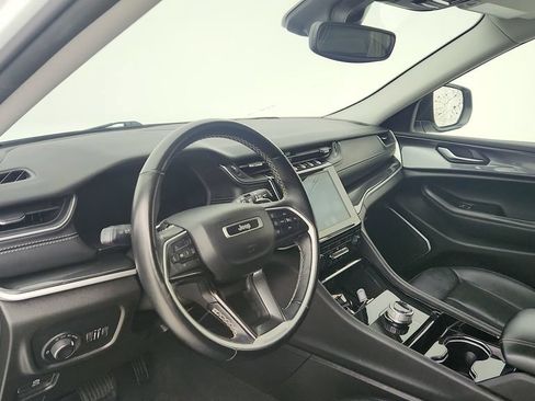 Used 2022 Jeep Grand Cherokee L Laredo w/ Luxury Tech Group I RWD image 9