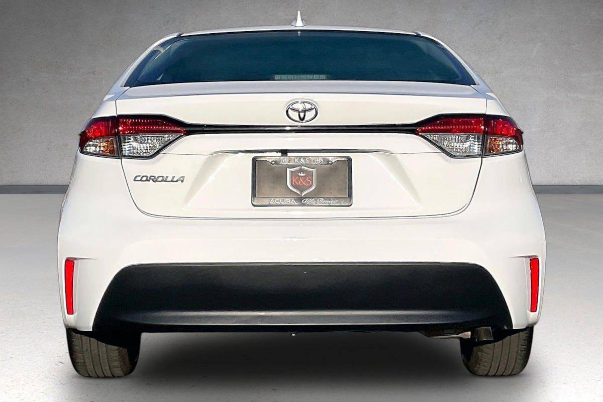 Used 2024 Toyota Corolla LE FWD image 4