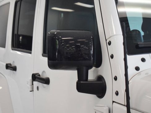 Used 2014 Jeep Wrangler Unlimited Sahara AWD/4WD image 12