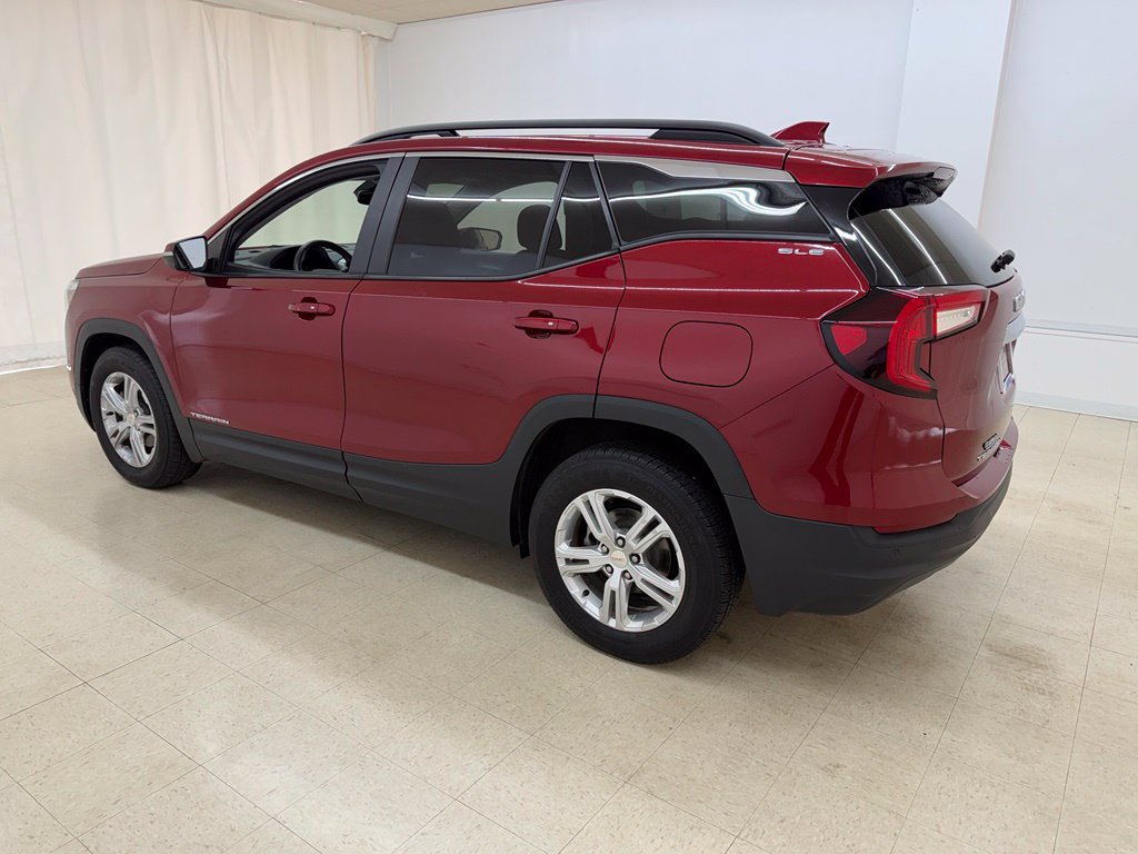 Used 2022 GMC Terrain SLE w/ Driver Convenience Package FWD image 3