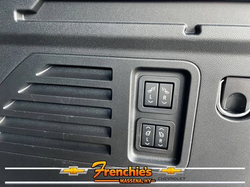 Used 2025 Buick Enclave Sport Touring w/ Power Package AWD/4WD image 8