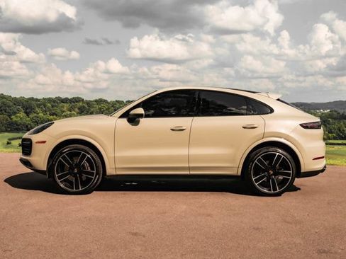 Used 2022 Porsche Cayenne Coupe AWD/4WD image 20