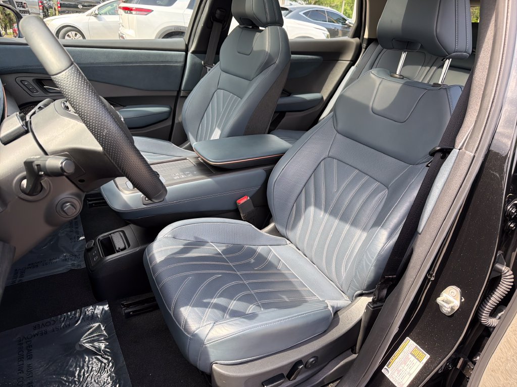 Used 2024 Nissan Ariya AWD image 33
