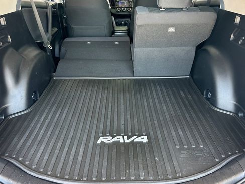 Used 2017 Toyota RAV4 LE w/ All Weather Liner Package FWD image 17