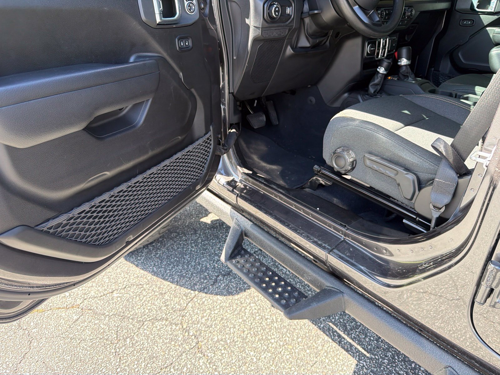 Used 2025 Jeep Gladiator Sport AWD/4WD image 9