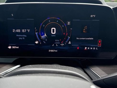 Used 2026 Chevrolet Tahoe Premier RWD image 2