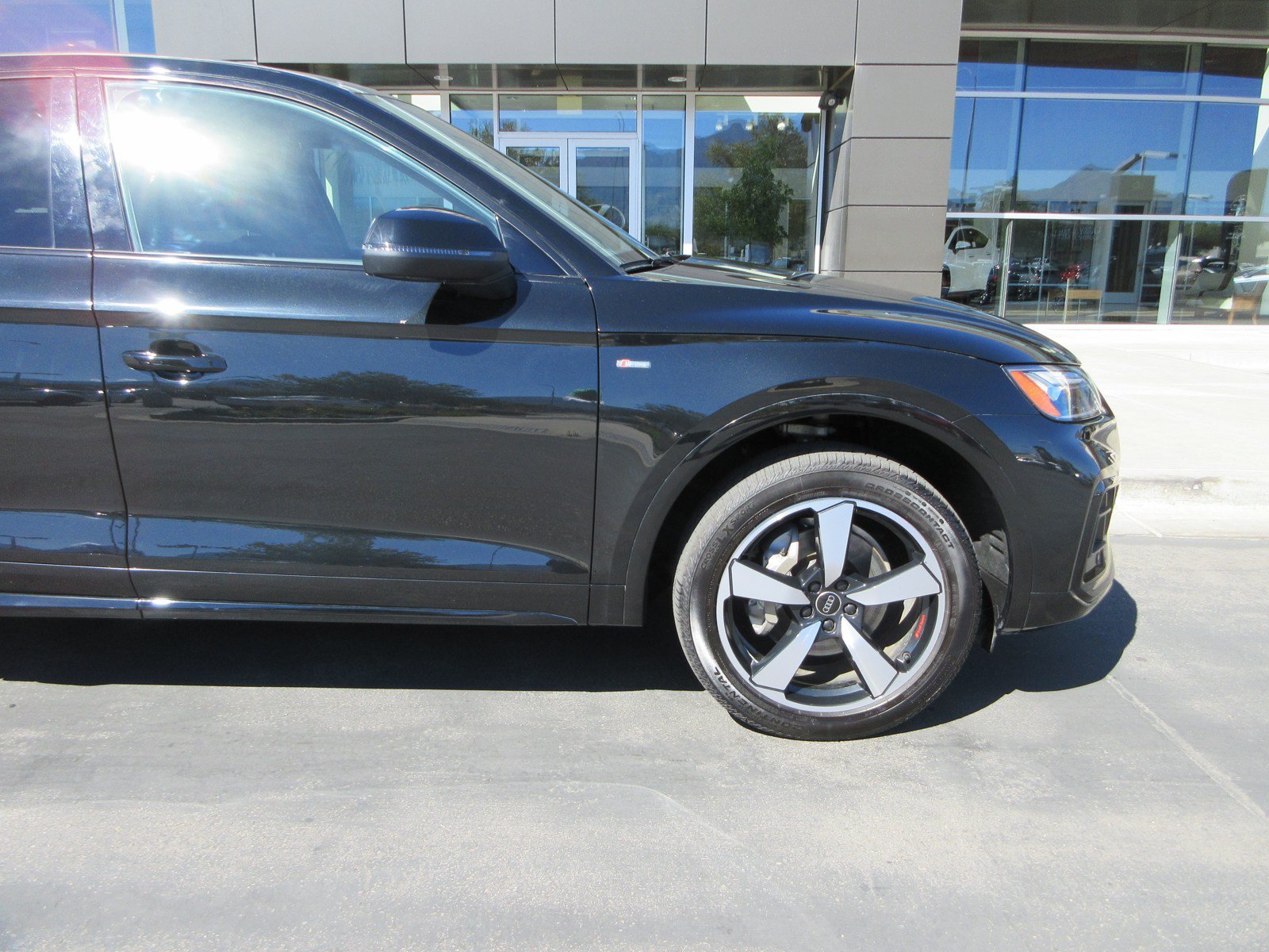 Used 2023 Audi Q5 2.0T Premium Plus w/ Premium Plus Package AWD/4WD image 12