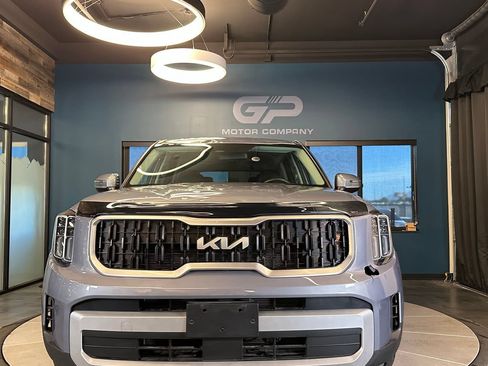 Used 2024 Kia Telluride LX AWD/4WD image 8