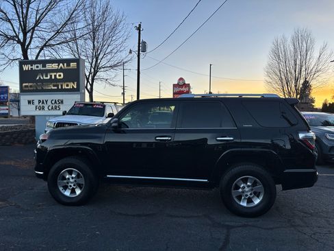 Used 2015 Toyota 4Runner SR5 image 2