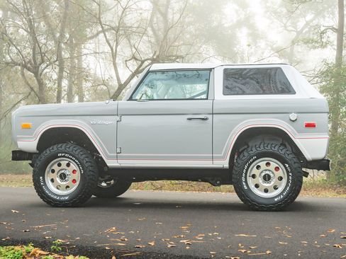 Used 2024 Ford Bronco Black Diamond AWD/4WD image 5