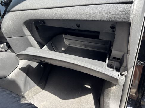 Used 2018 Nissan Rogue S AWD/4WD image 27