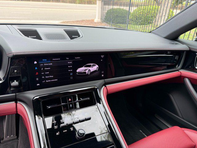 Used 2025 Porsche Panamera image 13