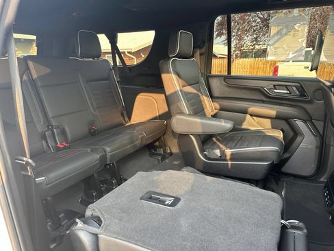 Used 2025 GMC Yukon XL AT4 Ultimate AWD/4WD image 33