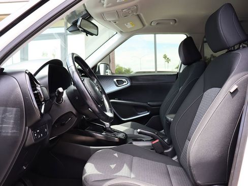 Used 2020 Kia Soul EX FWD image 38