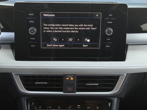 New 2025 Volkswagen Taos SE FWD image 18