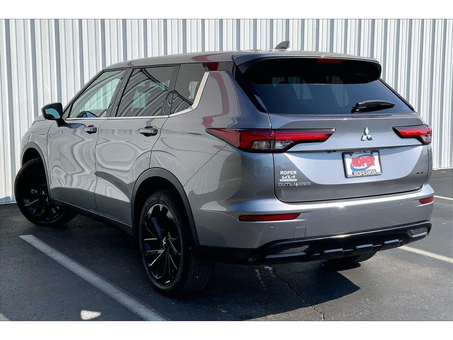 Used 2023 Mitsubishi Outlander SE Black Edition AWD/4WD image 10