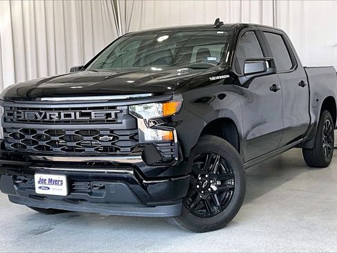 Used 2025 Chevrolet Silverado 1500 Custom w/ LPO, Dark Essentials Package RWD image 2
