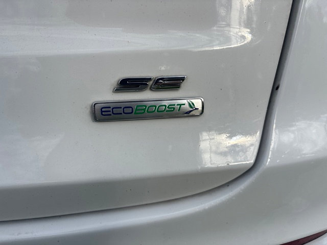 Used 2020 Ford Fusion SE FWD image 11