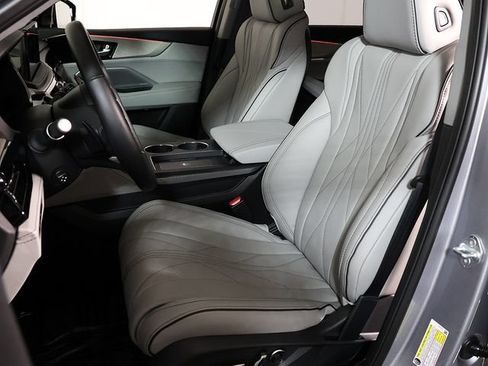 Certified 2026 Acura MDX SH-AWD w/ Advance Package image 4