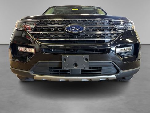 Used 2023 Ford Explorer XLT w/ Equipment Group 202A AWD/4WD image 15