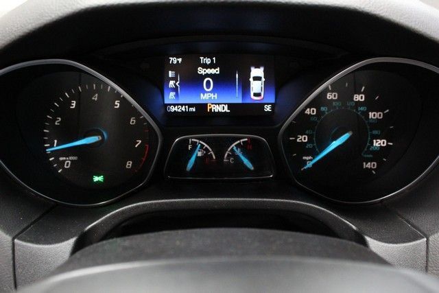 Used 2016 Ford Focus SE w/ SE Winter Package FWD image 25