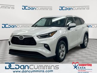 Used 2025 Toyota Highlander LE AWD/4WD video 1